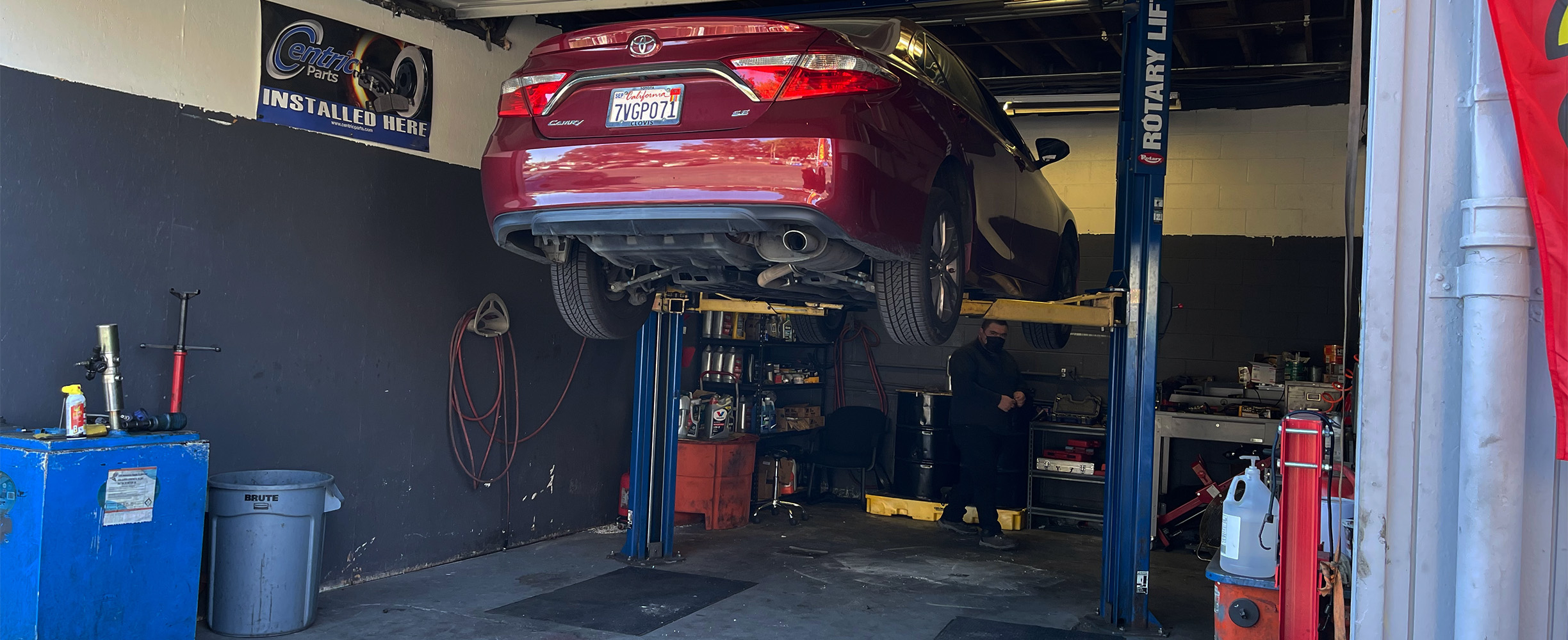 Tires service including new tires, balancing, repair, shock absorbers, brakes and more in Sunnyvale, California.